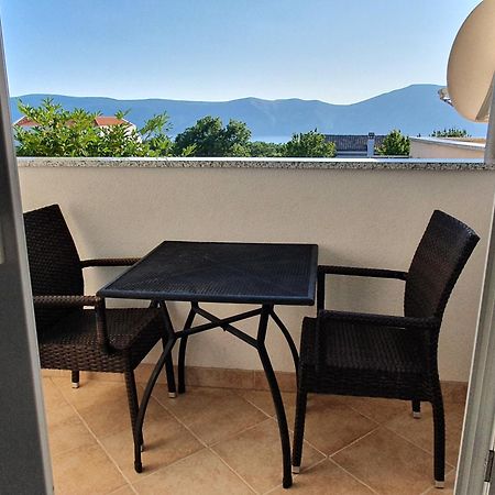 Apartmani Lanterna Krk Town Exterior foto