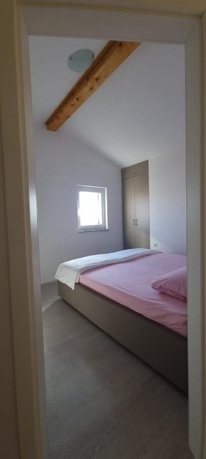 Apartmani Lanterna Krk Town Exterior foto