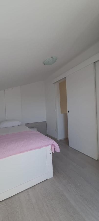 Apartmani Lanterna Krk Town Exterior foto