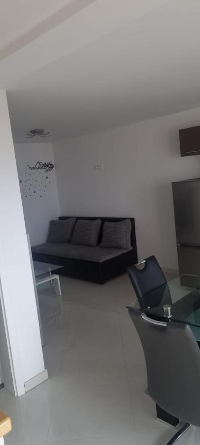 Apartmani Lanterna Krk Town Exterior foto