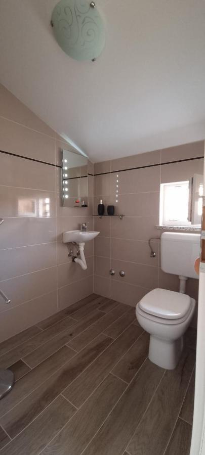 Apartmani Lanterna Krk Town Exterior foto
