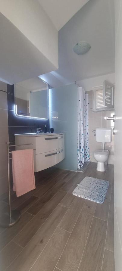 Apartmani Lanterna Krk Town Exterior foto
