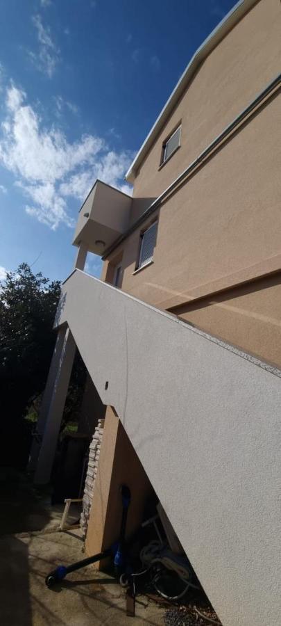 Apartmani Lanterna Krk Town Exterior foto