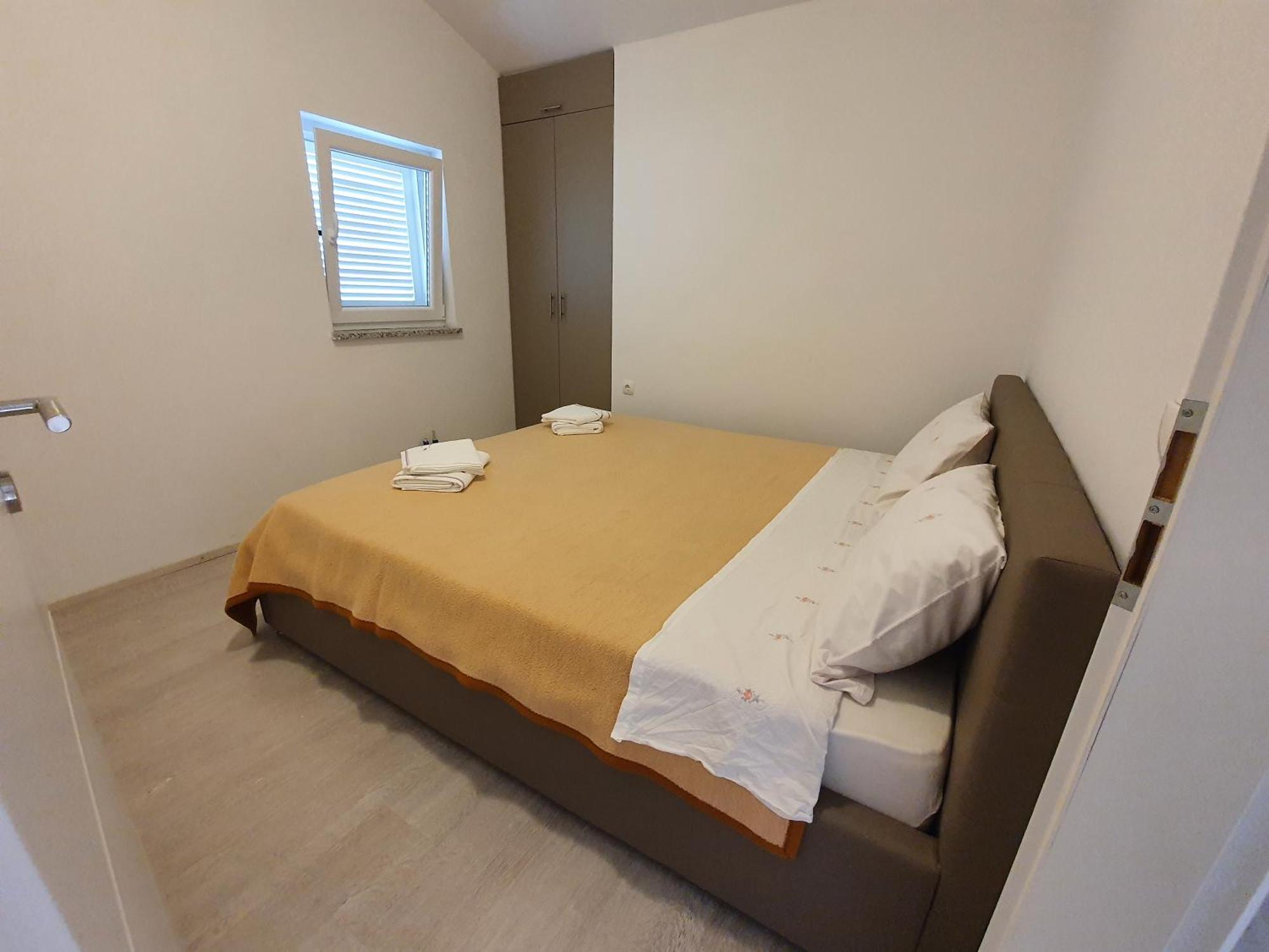 Apartmani Lanterna Krk Town Exterior foto