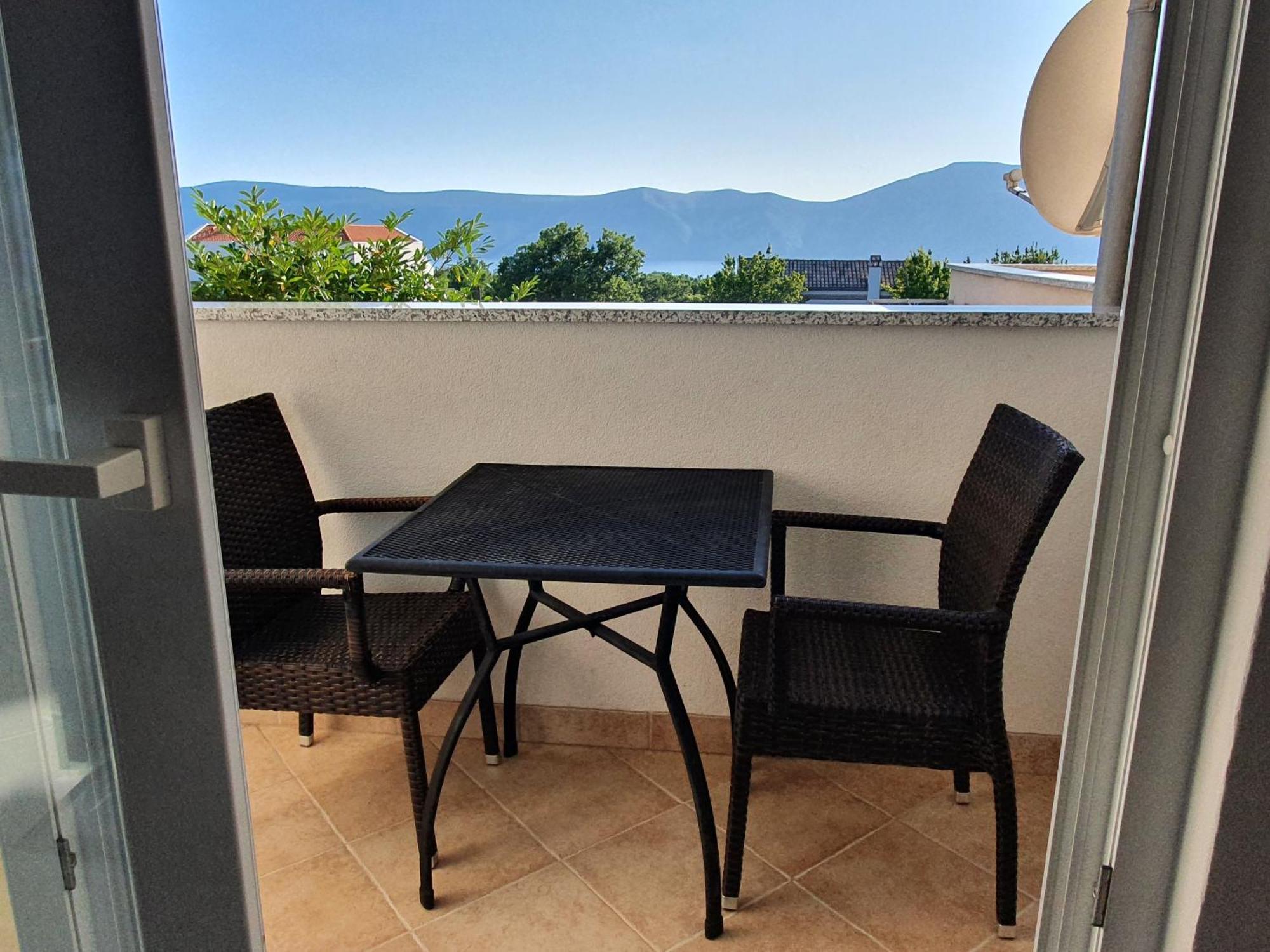 Apartmani Lanterna Krk Town Exterior foto